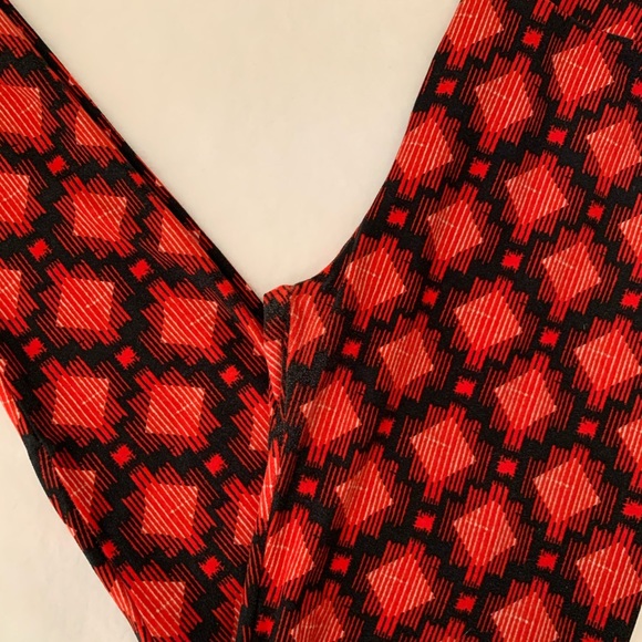 LuLaRoe Leggings🖤❤️ - Picture 2 of 3